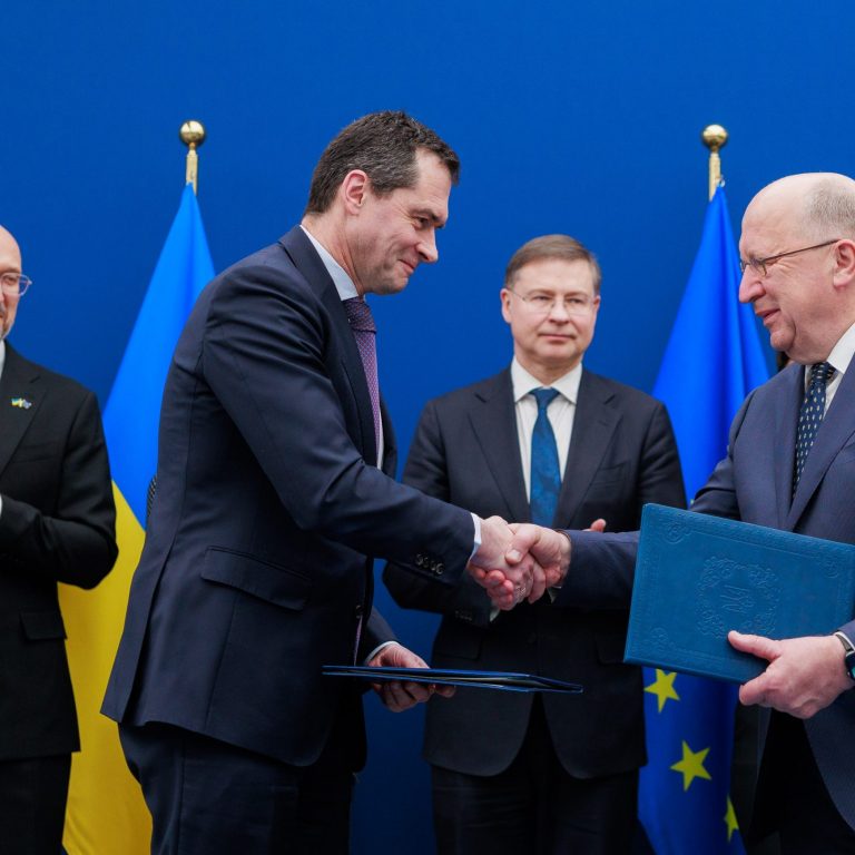 Signing of the EU-Ukraine agreement on Copernicus, Space Weather Events, and Near Earth Objects, 9 April 2025. Left to right: Denys Shmyhal, Ukrainian Prime Minister, Vsevolod Chentsov, Head of the Mission of Ukraine to the EU, Valdis Dombrovskis, Commissioner for Economy and Productivity, and Andrius Kubilius, European Commissioner for Defence and Space © European Union, 2025 Signing of the EU-Ukraine agreement on Copernicus, Space Weather Events, and Near Earth Objects, 9 April 2025. Left to right: Denys Shmyhal, Ukrainian Prime Minister, Vsevolod Chentsov, Head of the Mission of Ukraine to the EU, Valdis Dombrovskis, Commissioner for Economy and Productivity, and Andrius Kubilius, European Commissioner for Defence and Space © European Union, 2025