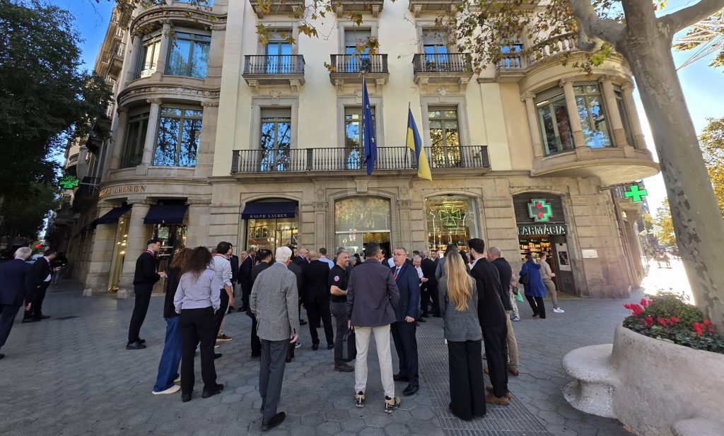 Participants of the wildfire workshop in front of the European Commission Representation in
Barcelona © ENJ