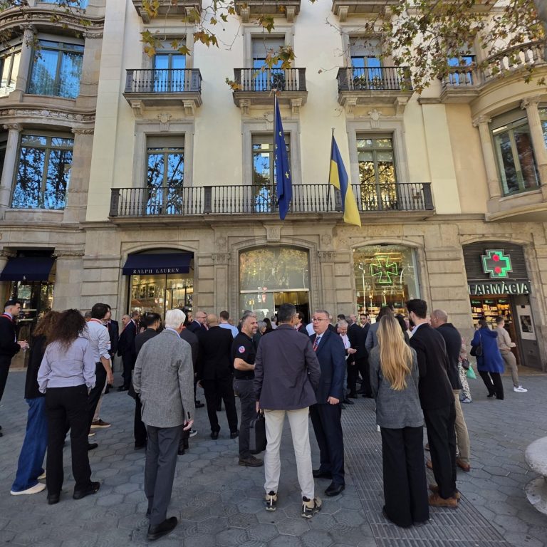 Participants of the wildfire workshop in front of the European Commission Representation in Barcelona © ENJ Participants of the wildfire workshop in front of the European Commission Representation in Barcelona © ENJ